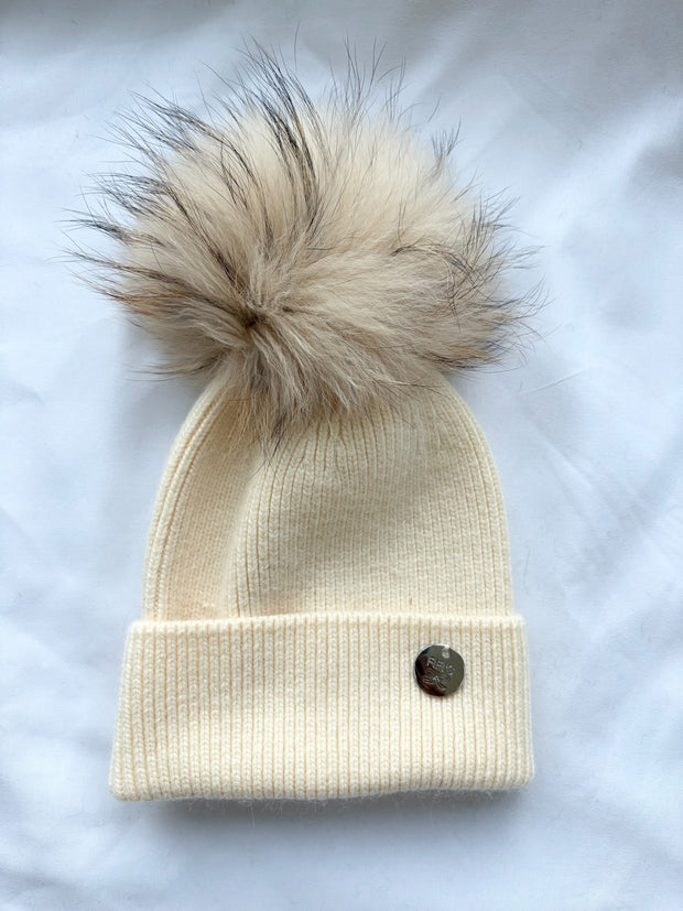 Children’s hats - pom pom cream