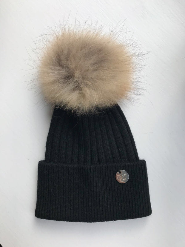 Cashmere single - Black with Natural pom