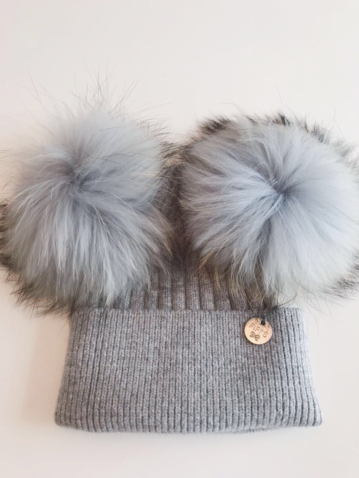 Cashmere double - Light grey with matching pom