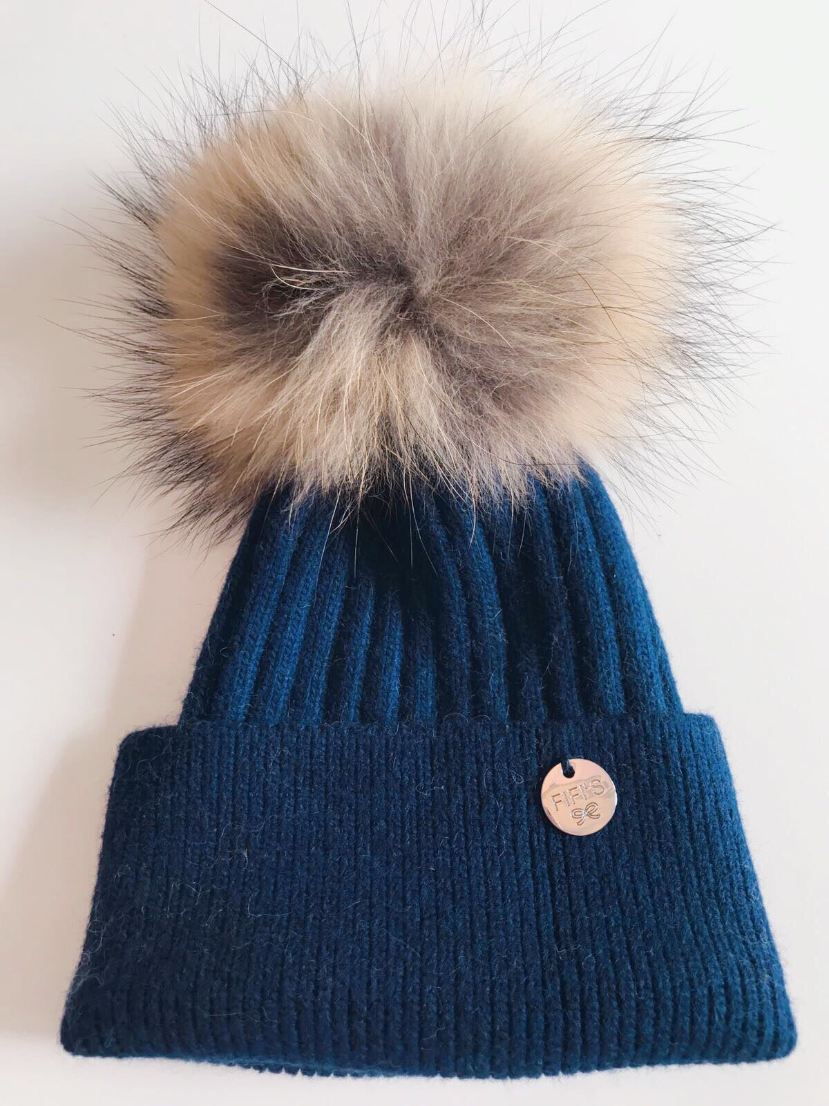 Cashmere single - Navy with natural pom